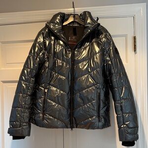 Woman’s Bogner Fire +Ice Shiny Silver Puffer Jacket size 12/L